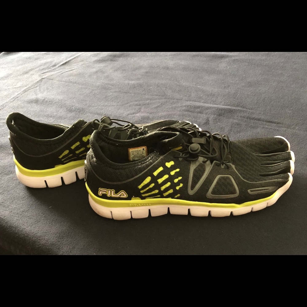Men’s fila skeletoes size 9.5